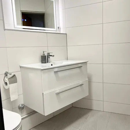 Messe And Airport, 2-bedroom Duplex With Kitchen And Garden Lejlighed Düsseldorf