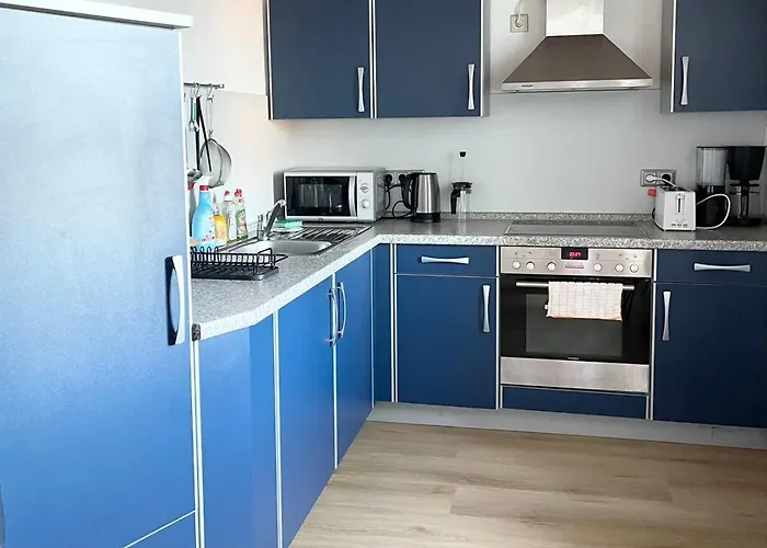 Lejlighed Messe And Airport, 2-bedroom Duplex With Kitchen And Garden *