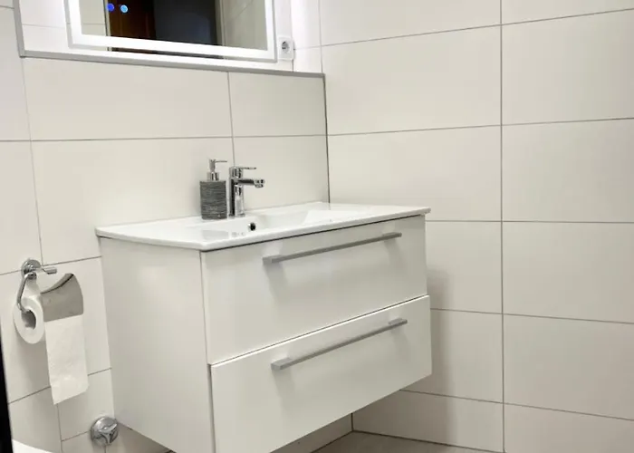 Messe And Airport, 2-bedroom Duplex With Kitchen And Garden Lejlighed Düsseldorf