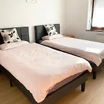 Messe And Airport, 2-bedroom Duplex With Kitchen And Garden *