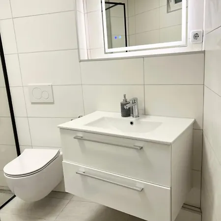 Apartmán Messe And Airport, 2-bedroom Duplex With Kitchen And Garden