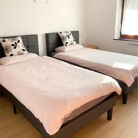 Messe And Airport, 2-bedroom Duplex With Kitchen And Garden Apartmán